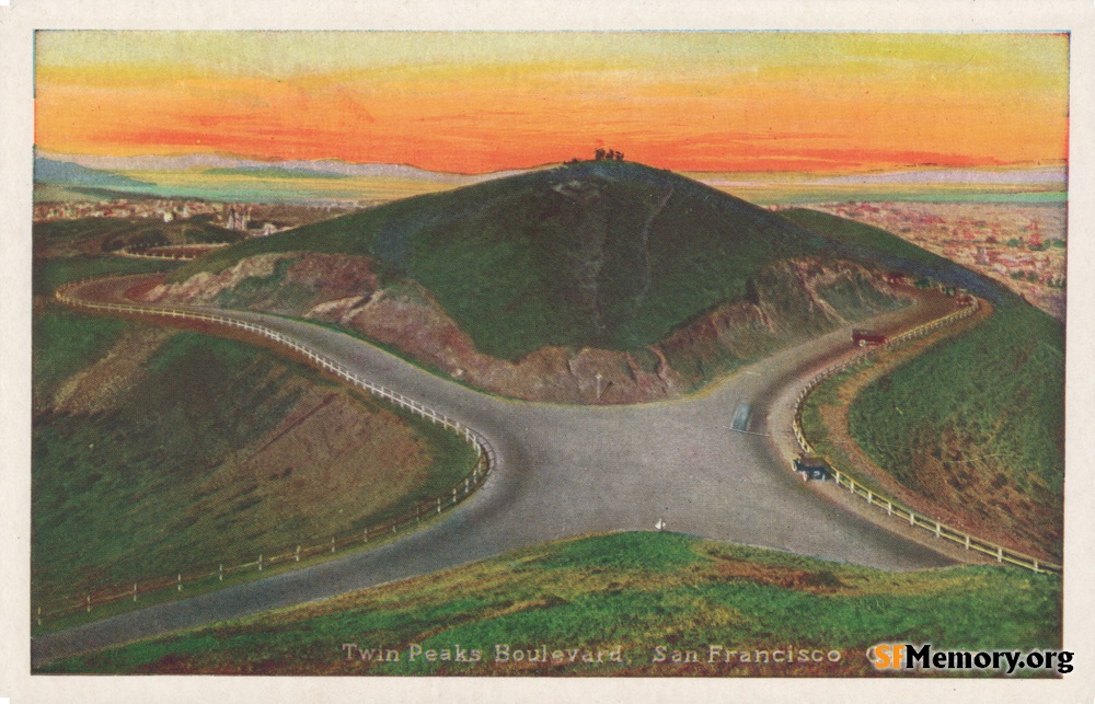Twin Peaks Boulevard intersects