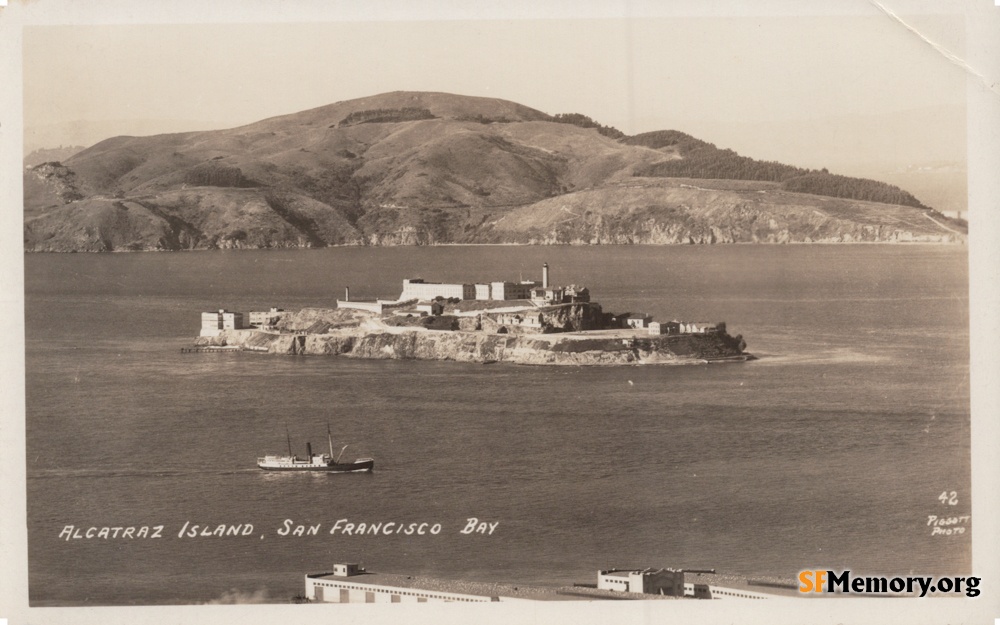 Alcatraz from SF